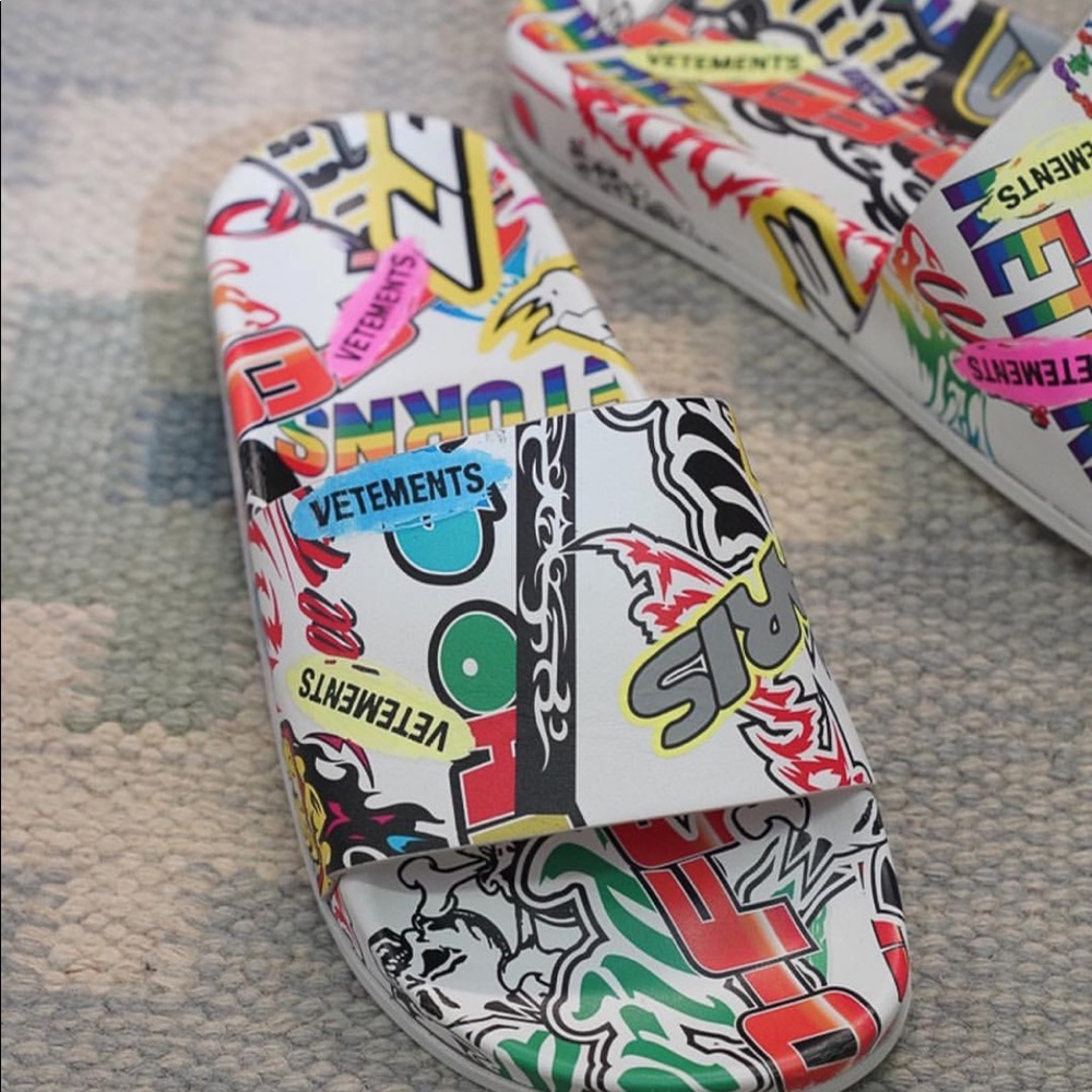 Vetements slides